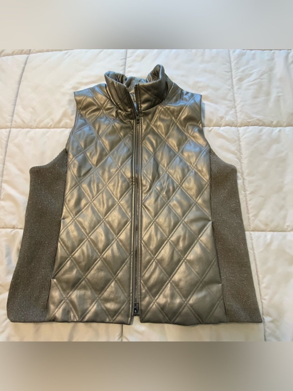 Chicos Women’s Quilted Metallic Silver Faux Leather Knit Panel Vest Size XL